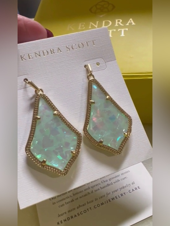 Kendra Scott Jewelry - NWT Kendra Scott Alex Earrings Mint Illusion & Yellow Gold Rare & Retired GORG!